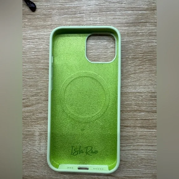 iPhone 15 Silicone case with MagSafe - Picture 2 of 2